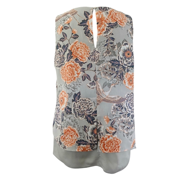 Banana Republic V-neck Flower Top - Picture 2 of 6